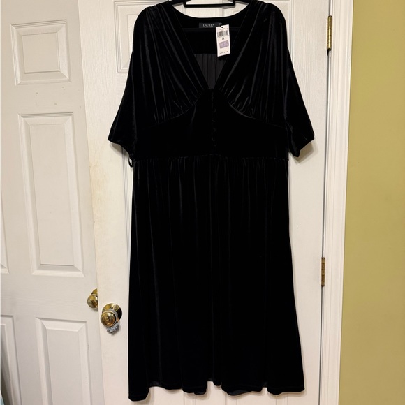 Ralph Lauren Black Velvet Short Sleeve Midi Dress - Picture 3 of 9